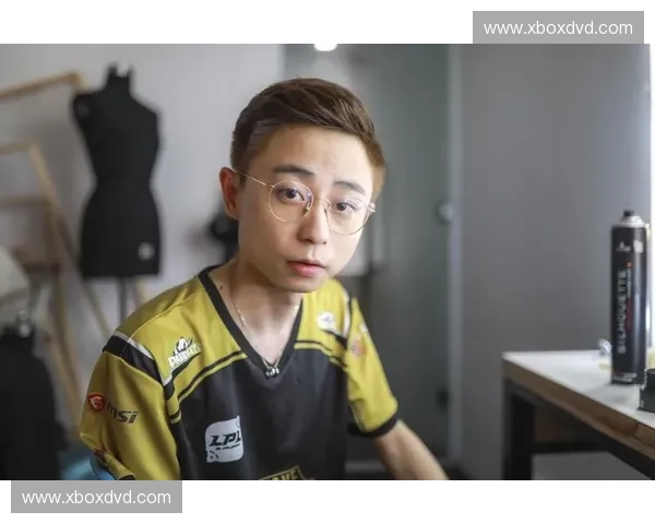 杨藩的英雄联盟征途与个人成长历程解析 杨藩的英雄联盟征途与个人成长历程解析